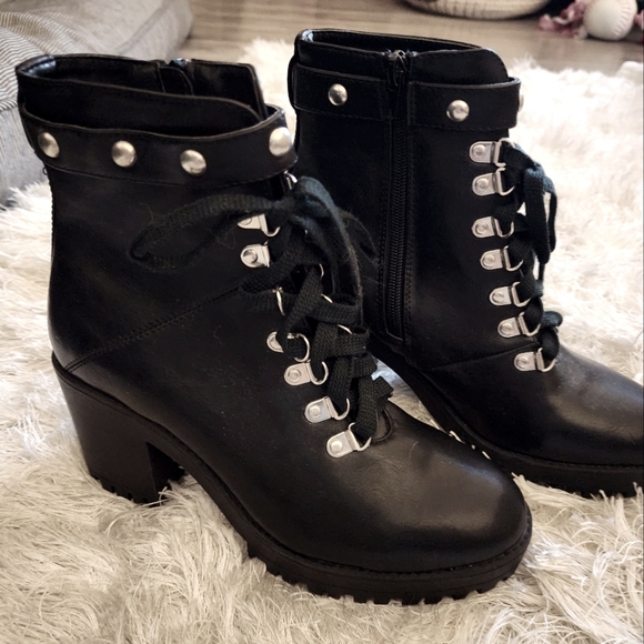 Forever 21 Boots Black